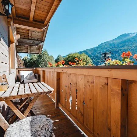 Haus Weyerbach アパート *